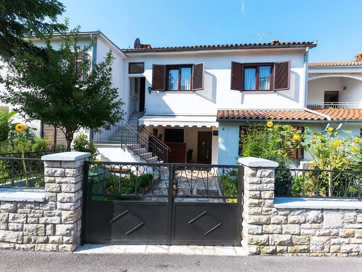 Apartments Nives بوريتش المظهر الخارجي الصورة
