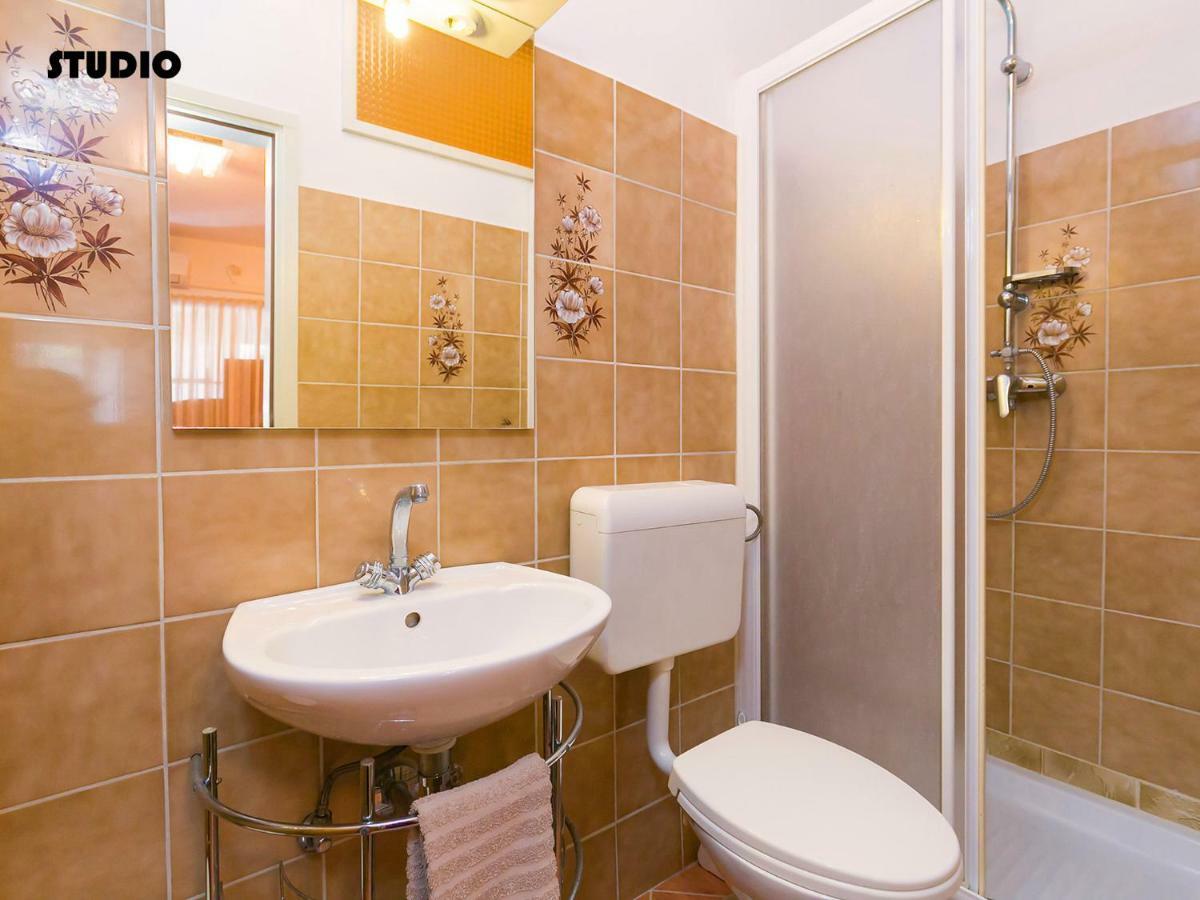 Apartments Nives بوريتش المظهر الخارجي الصورة